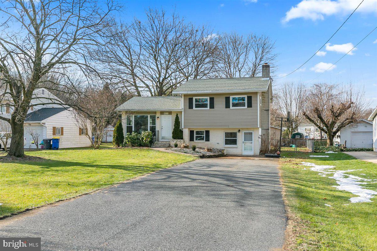 11 Silver Spring Road Mechanicsburg, PA 17050 - Photo 3 of 44 Gallery Image 3