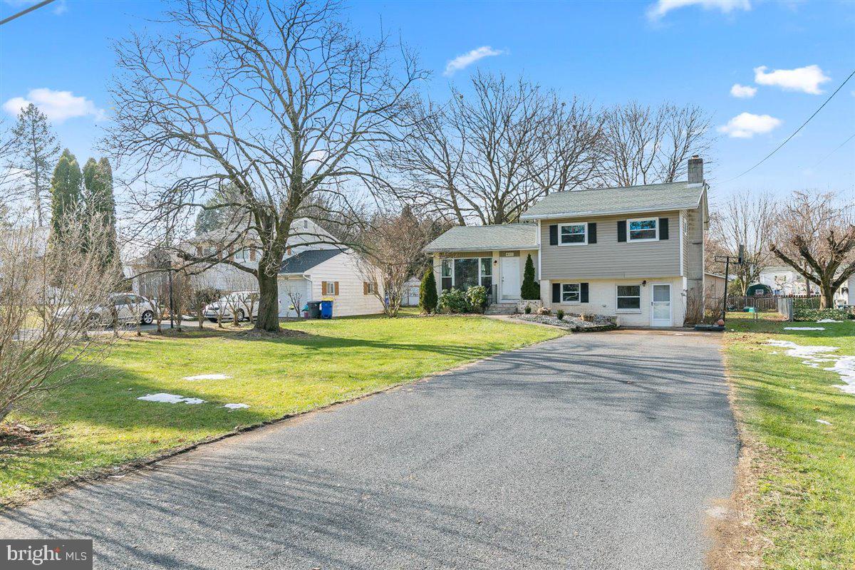11 Silver Spring Road Mechanicsburg, PA 17050 - Photo 4 of 44 Gallery Image 4