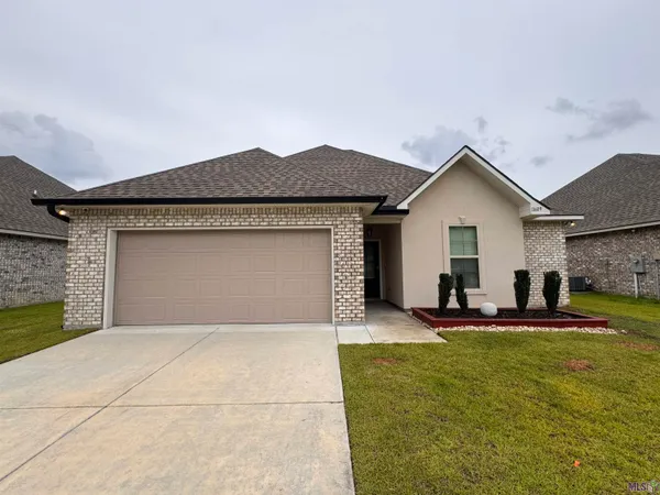 $2,000 | 11609 Water Vw Avenue, Denham Springs, LA 70726