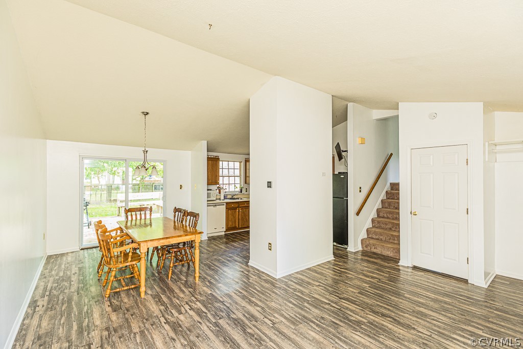 9816 Brenspark Road Chesterfield, VA 23832 - Photo 5 of 25 new laminate flooring on the main floor