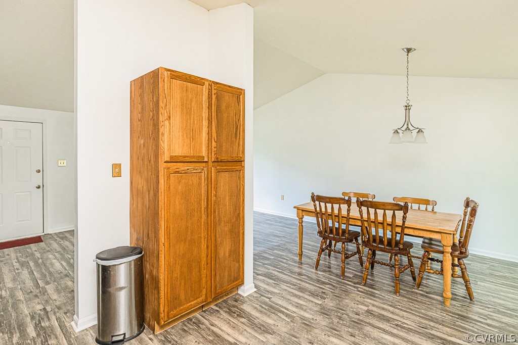 9816 Brenspark Road Chesterfield, VA 23832 - Photo 7 of 25 freshly painted kitchen