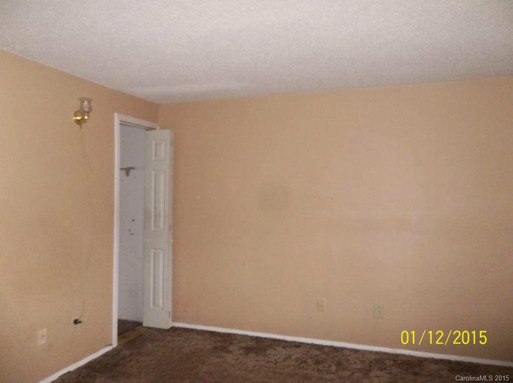 4726 Cheviot Road Charlotte, NC 28269 - Photo 8 of 13