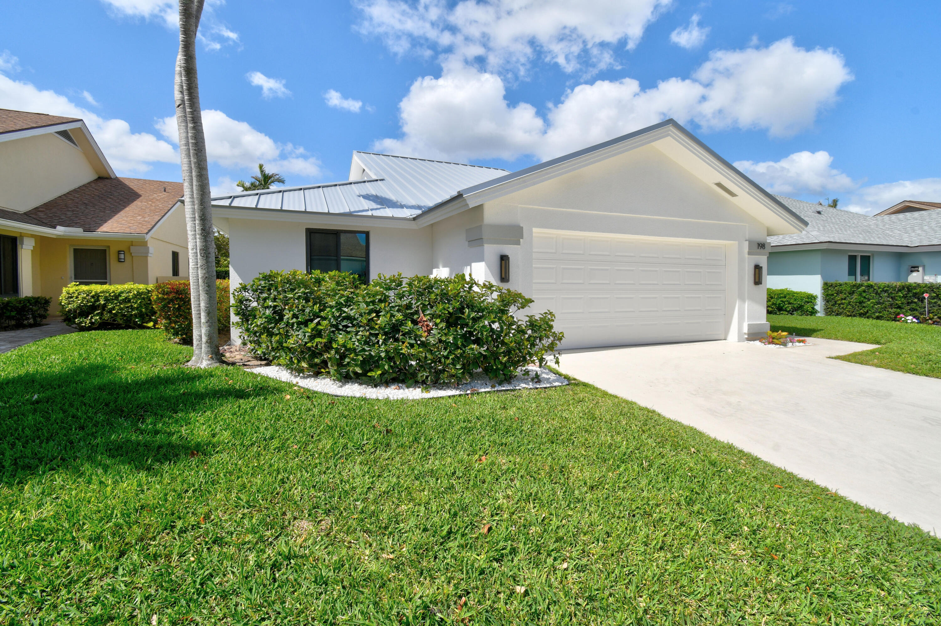 198 Ridge Road Jupiter, FL 33477 - Photo 2 of 3 198 Ridge Road