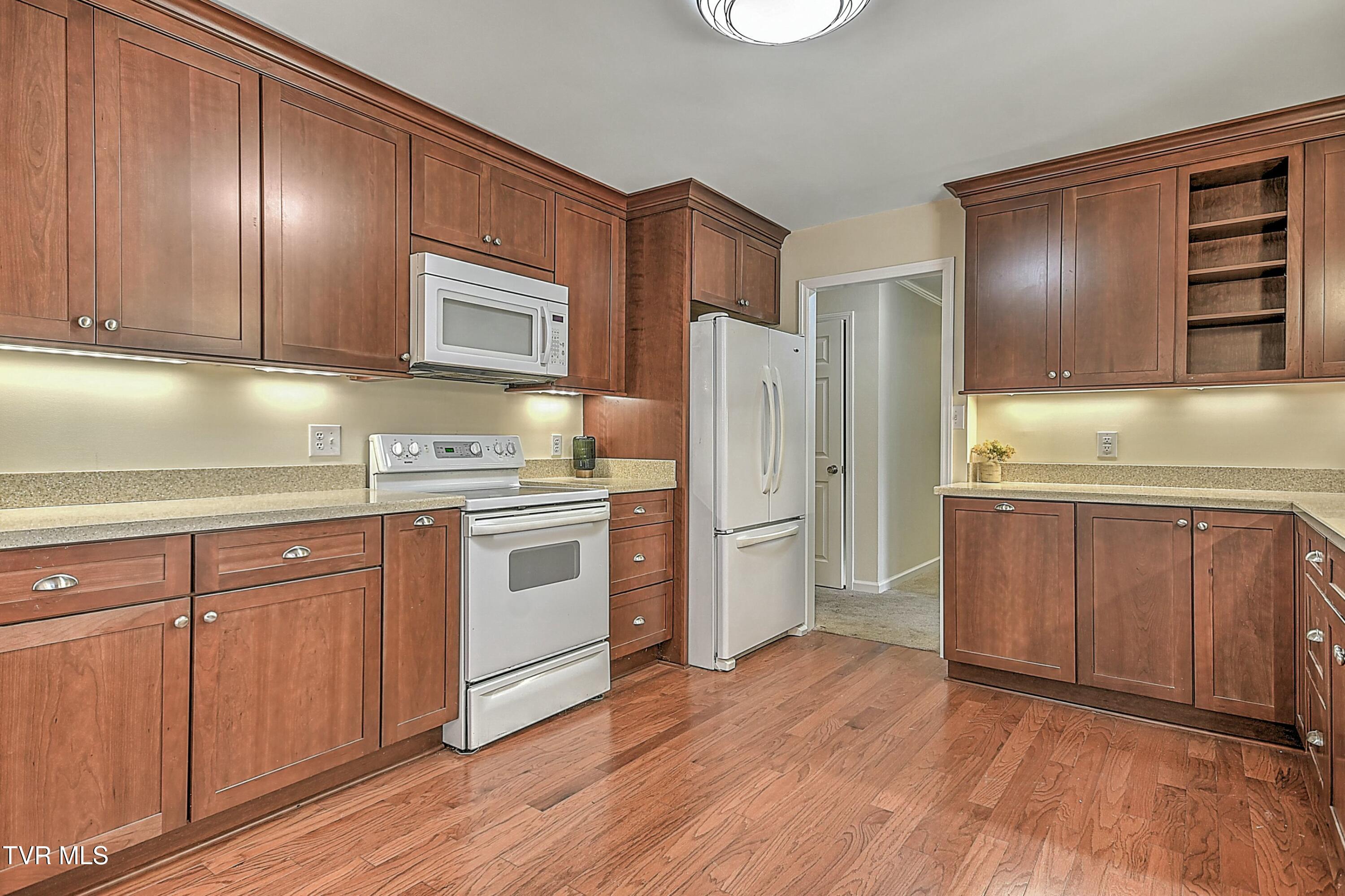 208 Earlway Road Bristol, TN 37620 - Photo 11 of 60 tempImageLE4Qd7