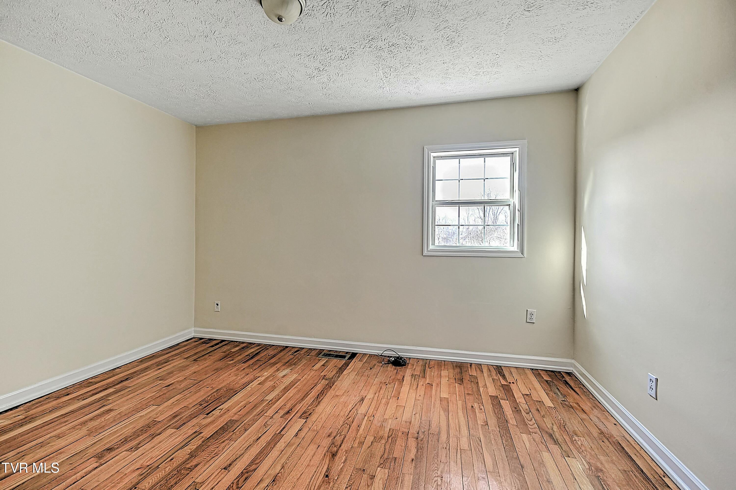 208 Earlway Road Bristol, TN 37620 - Photo 19 of 60 tempImage1NaFvB