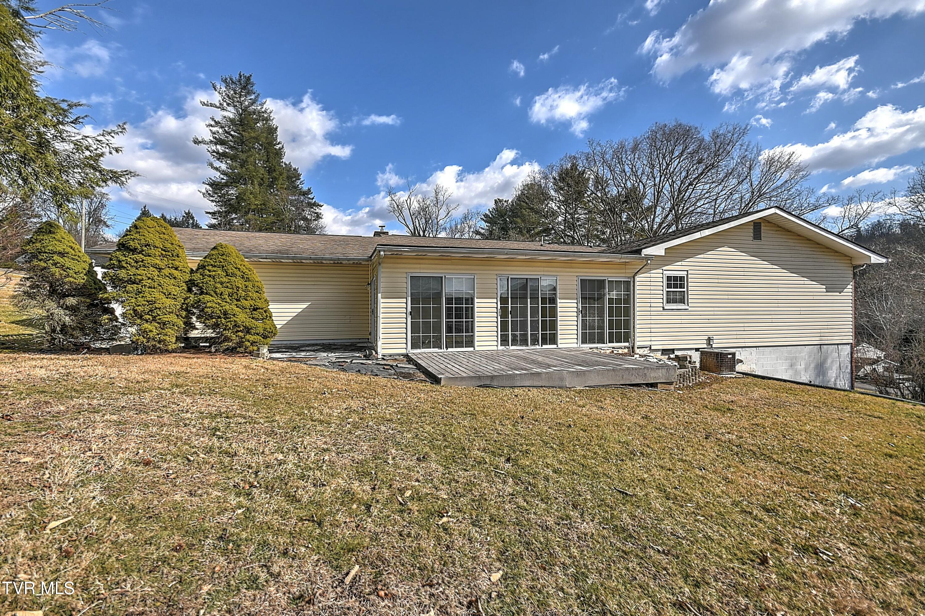 208 Earlway Road Bristol, TN 37620 - Photo 49 of 60 tempImagewIod02