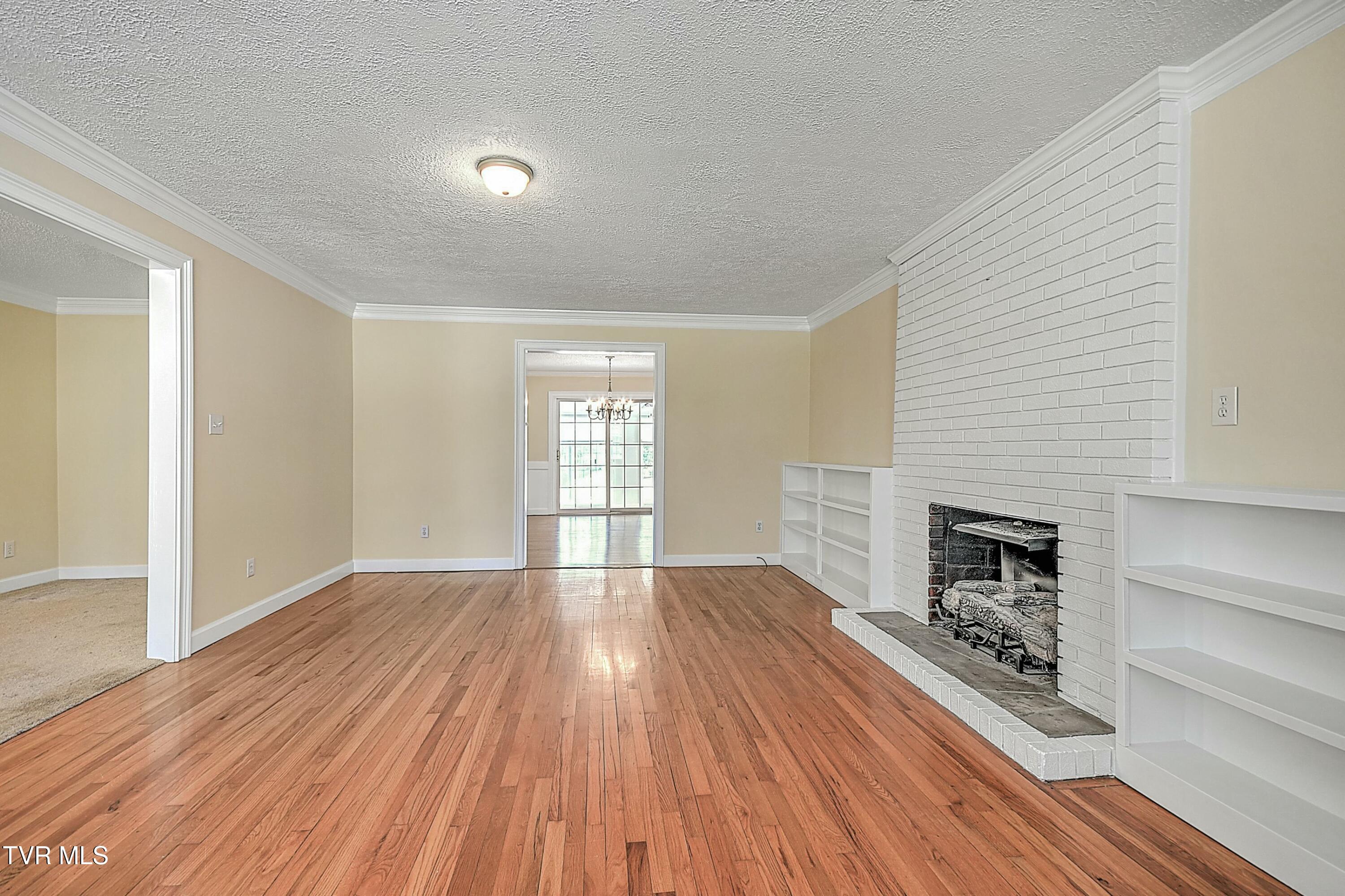 208 Earlway Road Bristol, TN 37620 - Photo 5 of 60 tempImageycJNYv