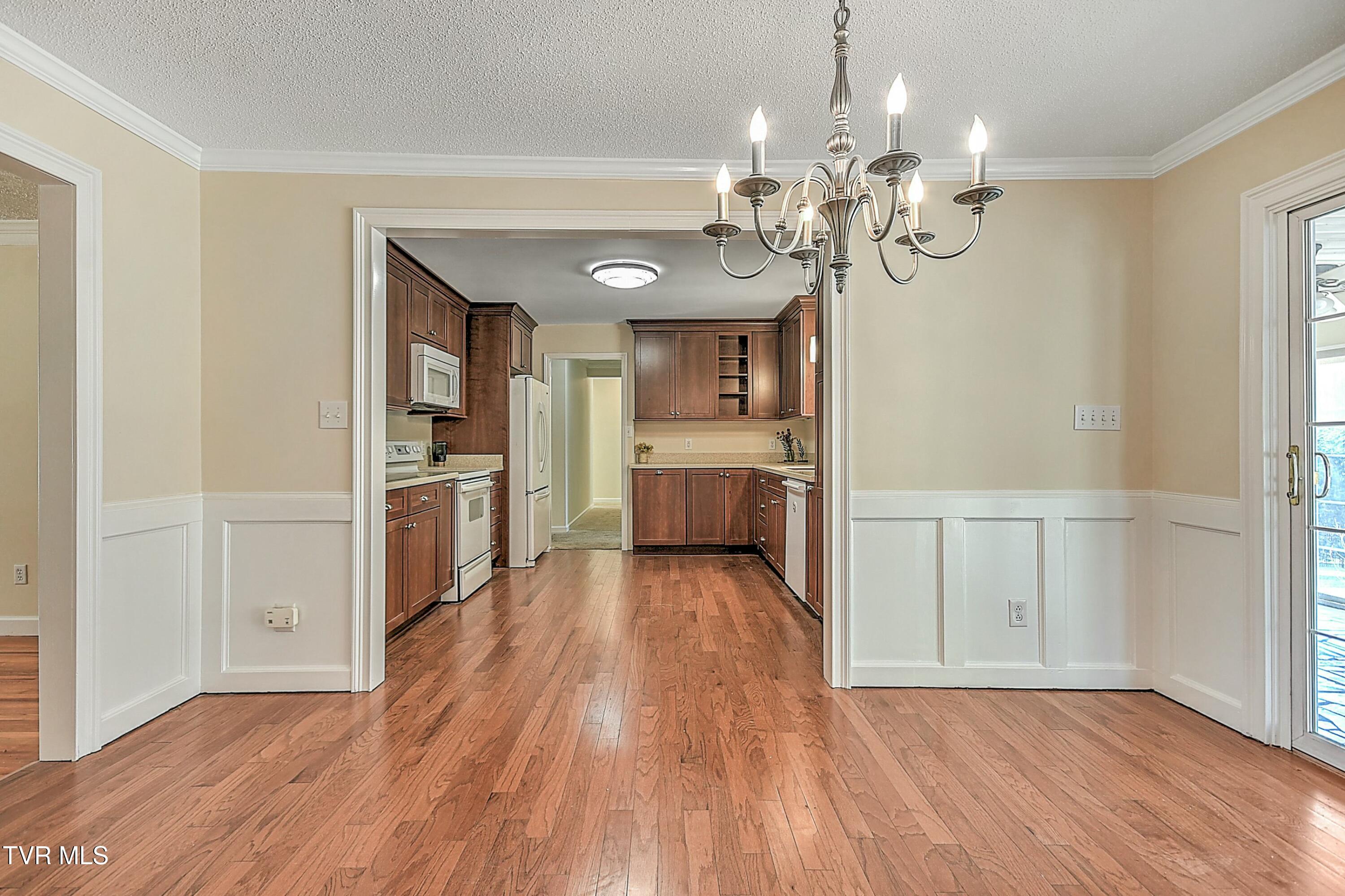 208 Earlway Road Bristol, TN 37620 - Photo 9 of 60 tempImageC4qYxU