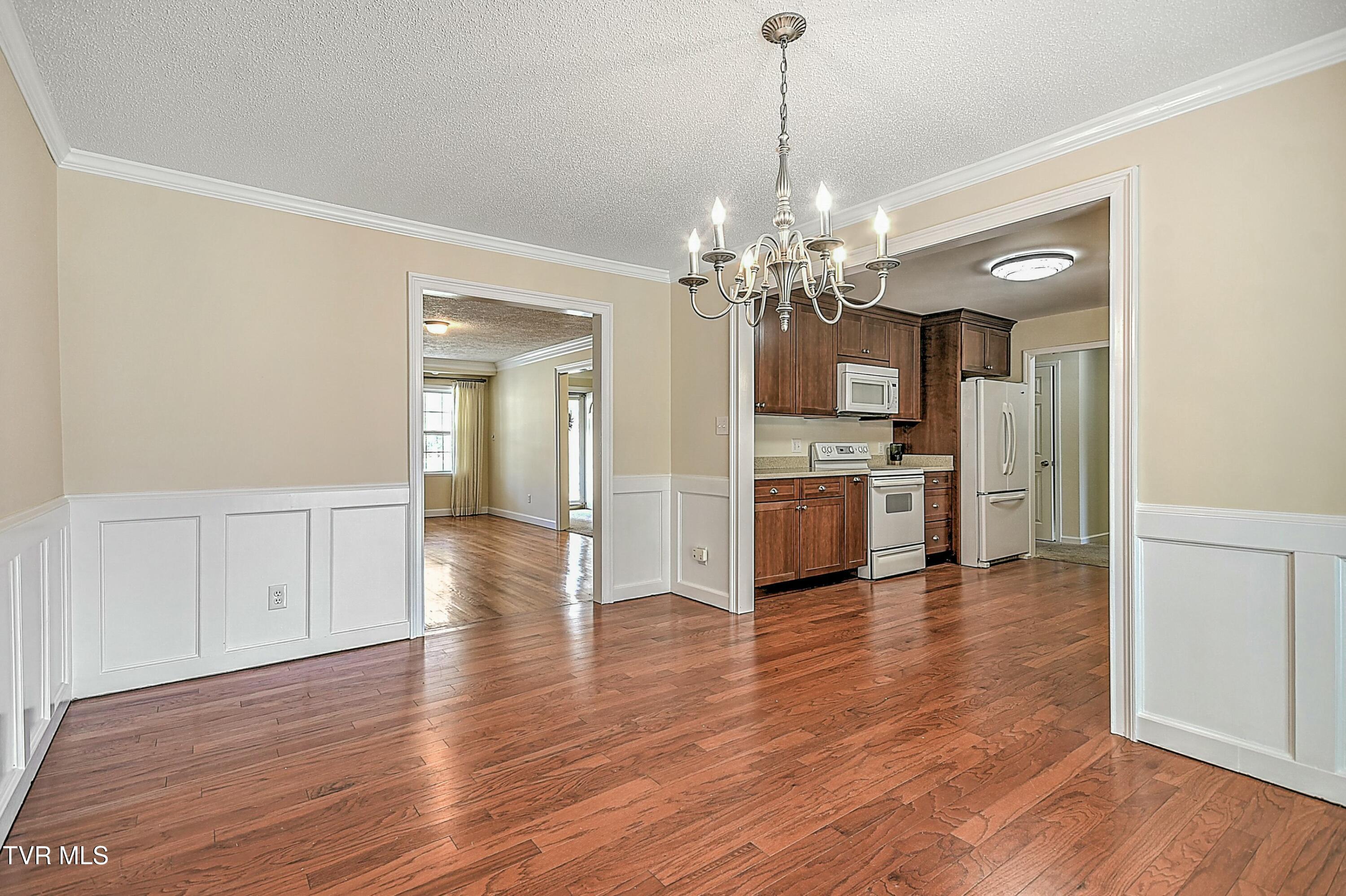 208 Earlway Road Bristol, TN 37620 - Photo 10 of 60 tempImageEjM8m0