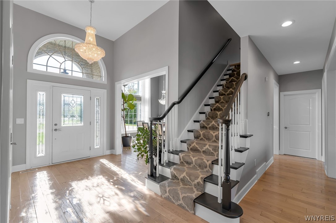 580 North Forest Road Amherst, NY 14221 - Photo 22 of 32 Stairs