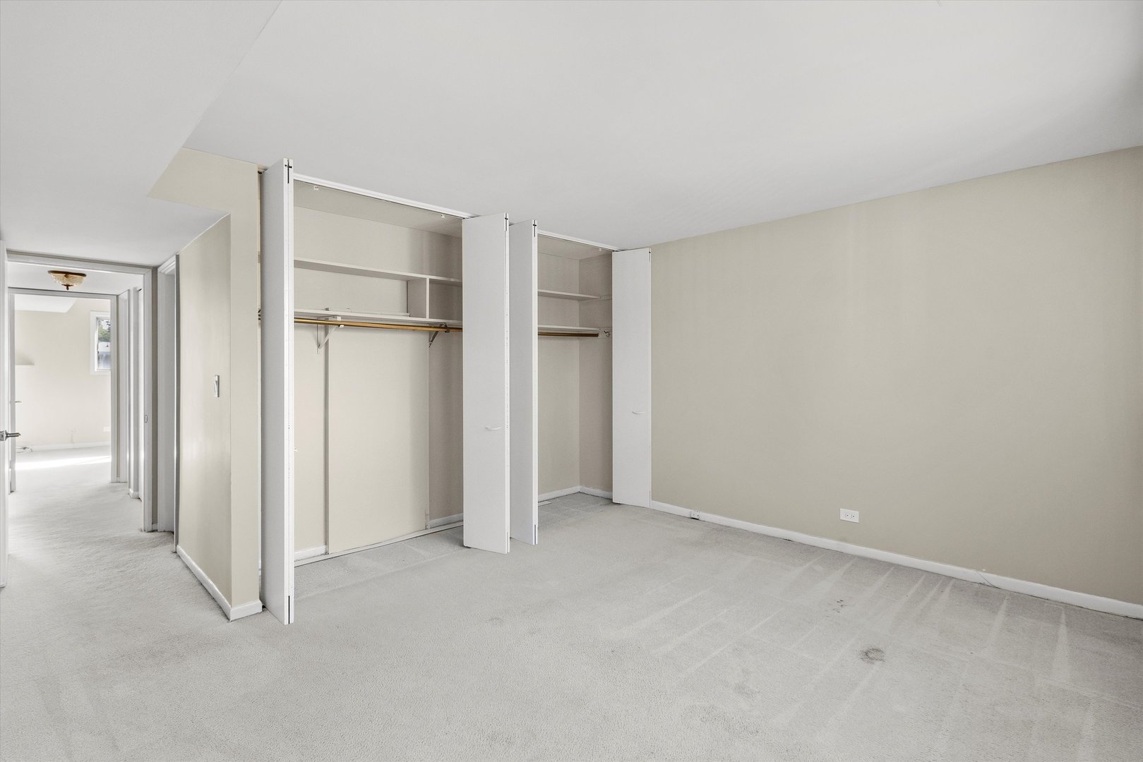 10124 Peach Parkway, Unit 208 Skokie, IL 60076 - Photo 18 of 38 a view of an empty room