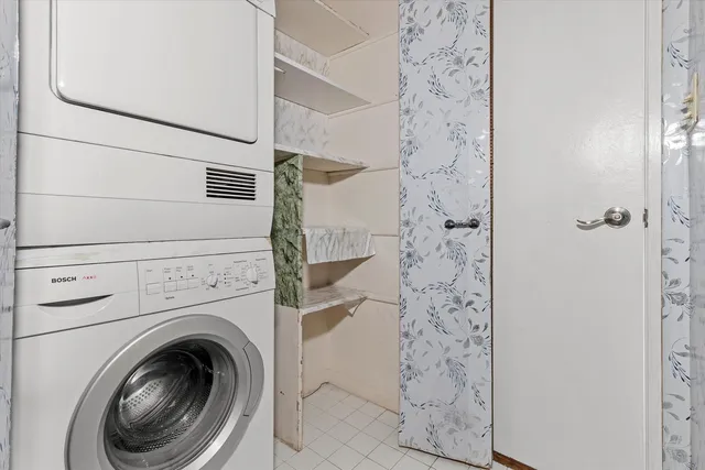 $217,000 | 10124 Peach Parkway, Unit 208, Skokie, IL 60076