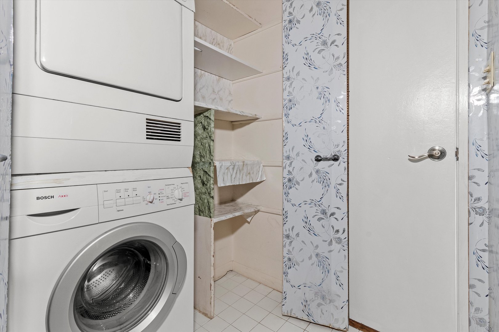 10124 Peach Parkway, Unit 208 Skokie, IL 60076 - Photo 30 of 38 a view of bathroom with washer and dryer