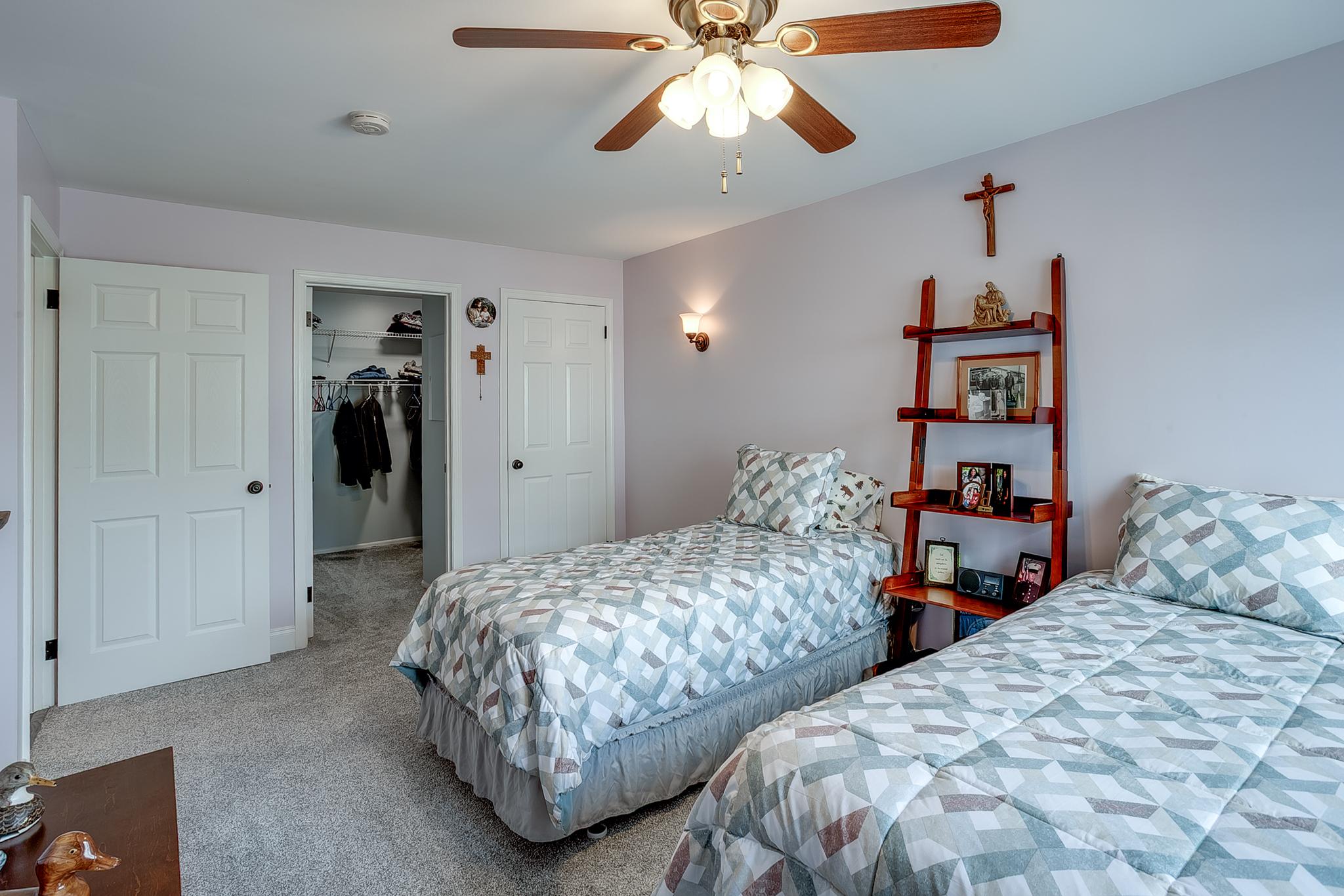 302 Quail Road Marlton, NJ 08053 - Photo 11 of 29 Main Bedroom with Walk-in Closet