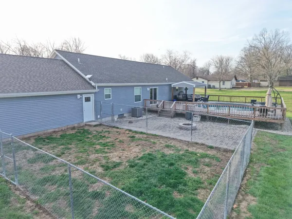 $345,000 | 513 North 10th Street, Benton, IL 62812