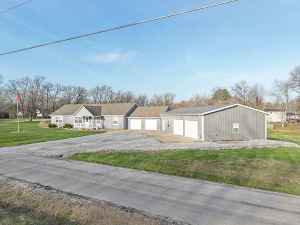 $345,000 | 513 North 10th Street, Benton, IL 62812