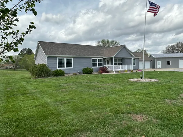 $345,000 | 513 North 10th Street, Benton, IL 62812