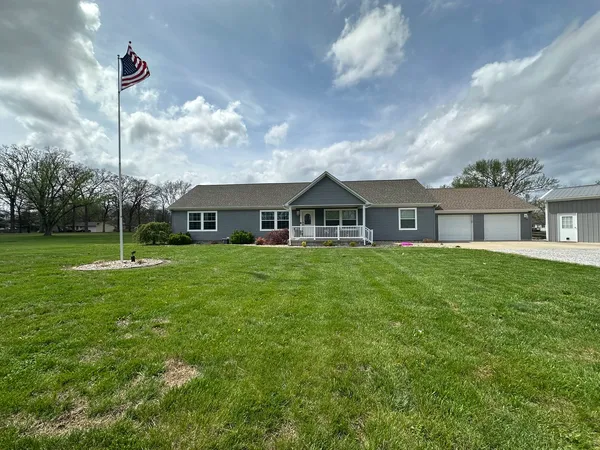 $345,000 | 513 North 10th Street, Benton, IL 62812