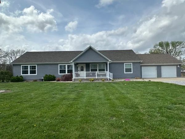 $345,000 | 513 North 10th Street, Benton, IL 62812