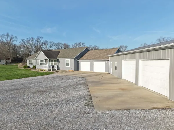 $345,000 | 513 North 10th Street, Benton, IL 62812