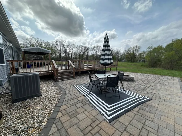 $345,000 | 513 North 10th Street, Benton, IL 62812