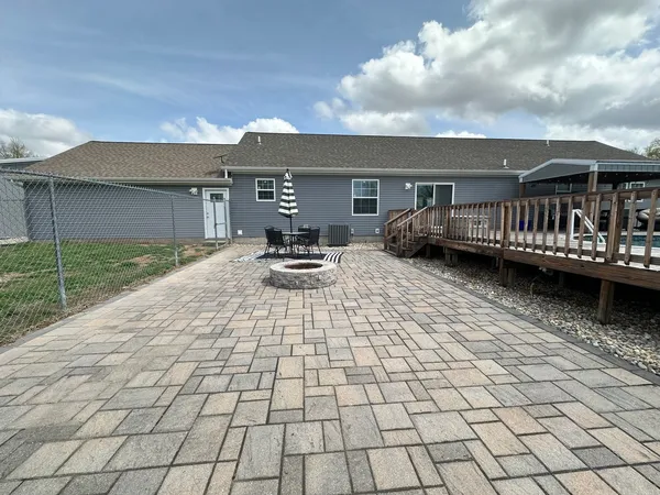 $345,000 | 513 North 10th Street, Benton, IL 62812