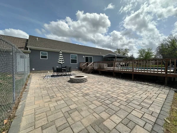 $345,000 | 513 North 10th Street, Benton, IL 62812