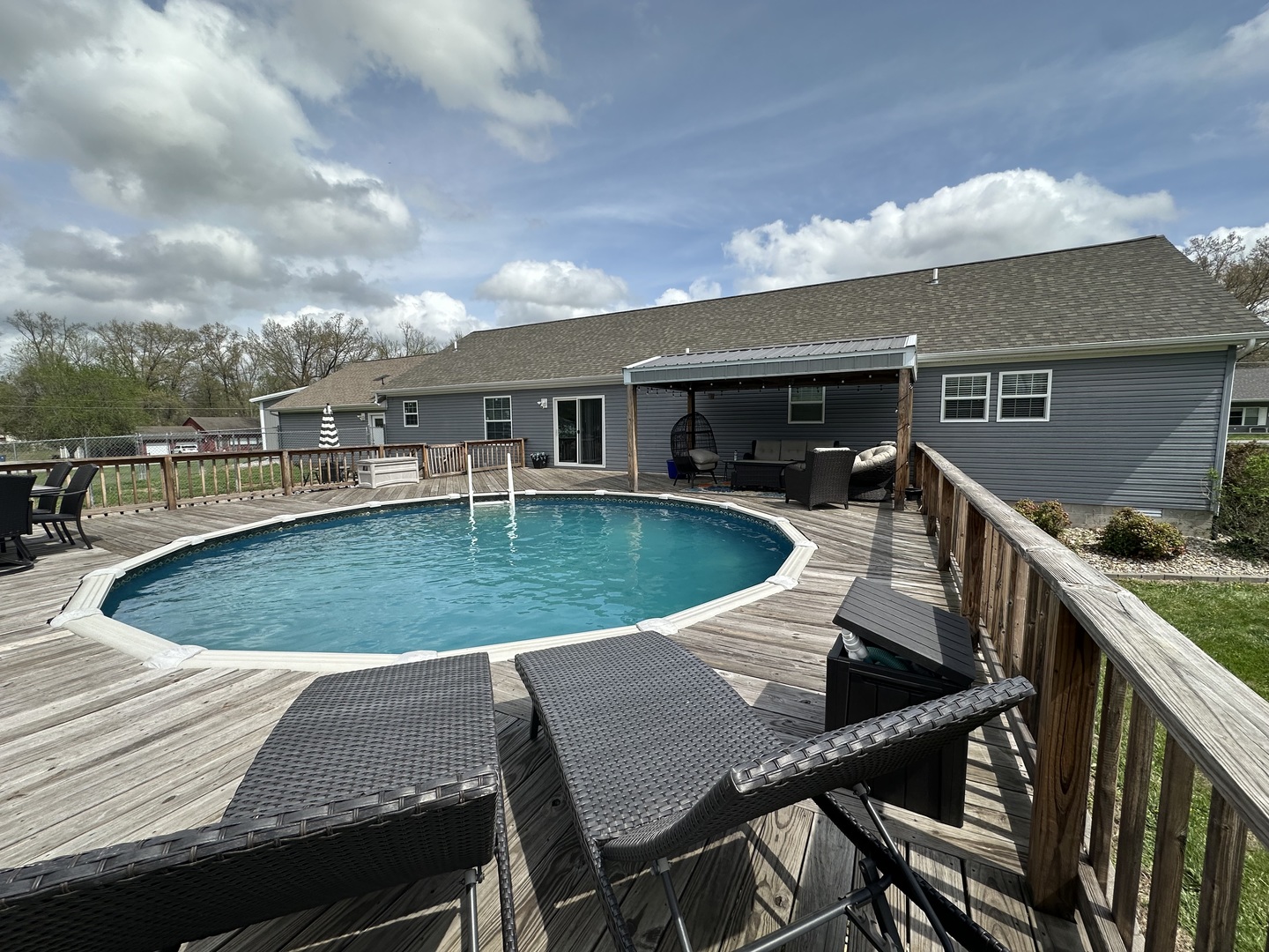 513 North 10th Street Benton, IL 62812 - Photo 25 of 75 swimming pool view with a seating space