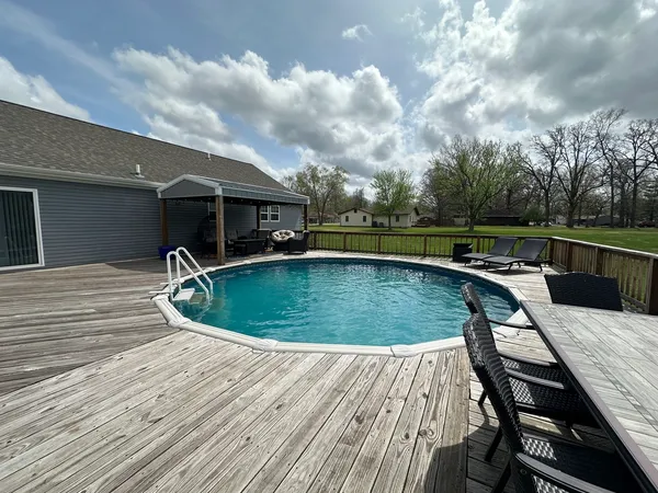 $345,000 | 513 North 10th Street, Benton, IL 62812
