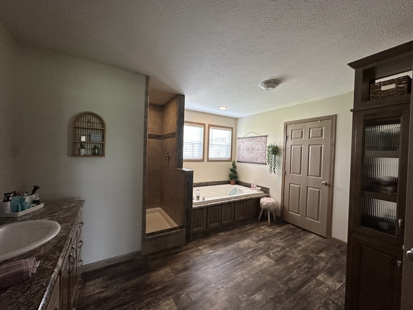 513 North 10th Street Benton, IL 62812 - Photo 38 of 75 a room with a bed and furniture