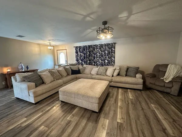 $345,000 | 513 North 10th Street, Benton, IL 62812