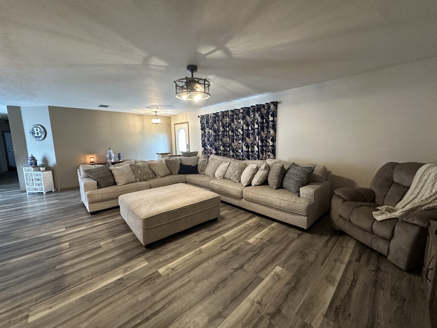 513 North 10th Street Benton, IL 62812 - Photo 45 of 75 a living room with furniture and a wooden floor