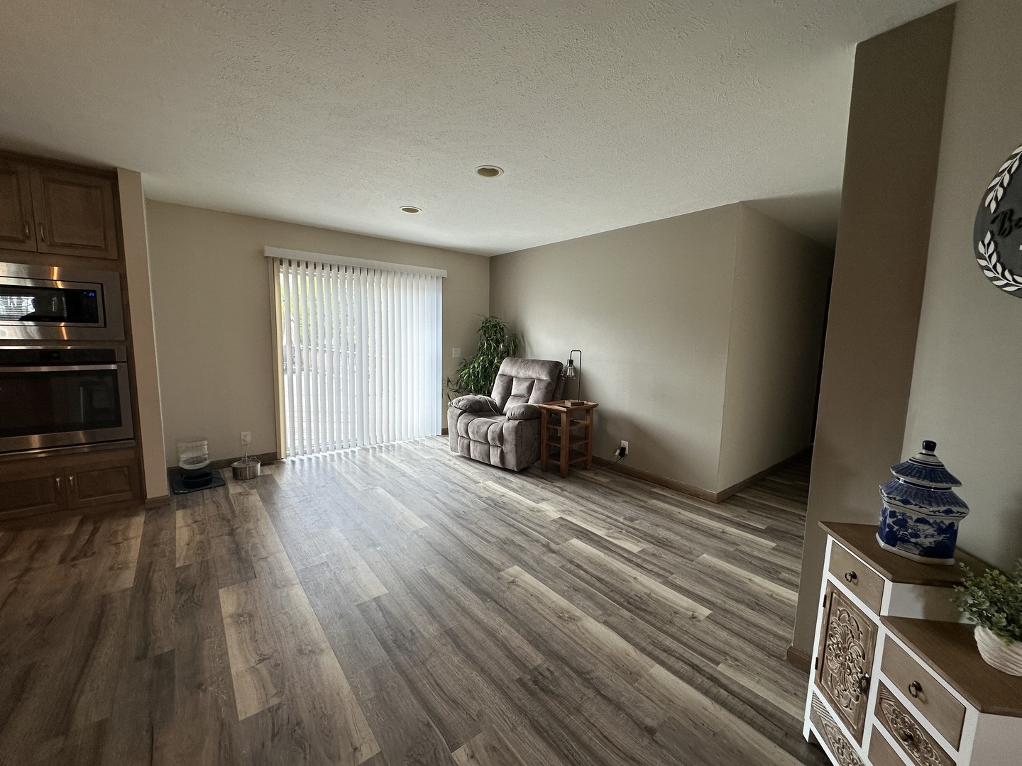 513 North 10th Street Benton, IL 62812 - Photo 55 of 75 a view of a room with wooden floor and furniture