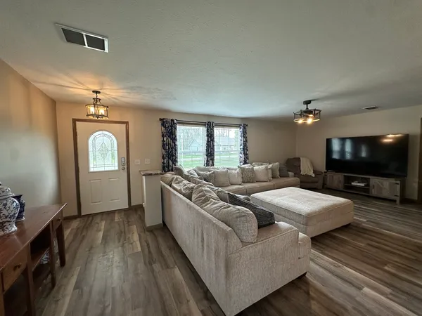 $345,000 | 513 North 10th Street, Benton, IL 62812