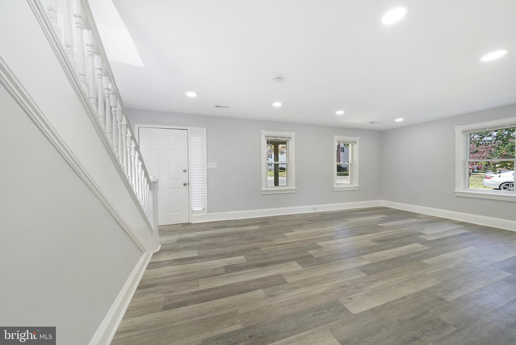704 Old Baltimore Road Westminster, MD 21157 - Photo 9 of 36 Living Room