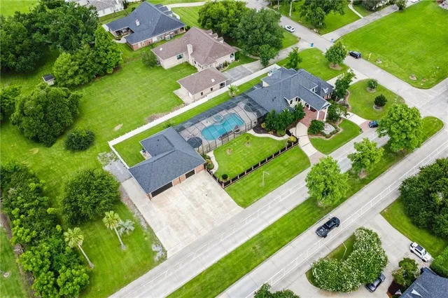 $999,999 | 403 Ormond Boulevard, Destrehan, LA 70047