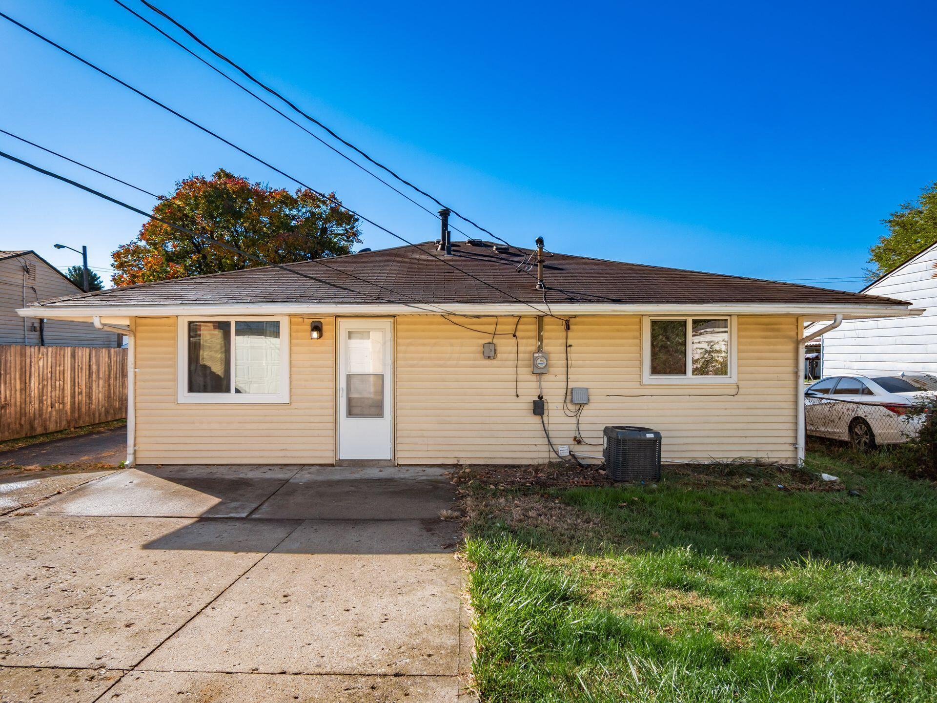 884 Bruckner Road Columbus, OH 43207 - Photo 27 of 29 Rear Patio