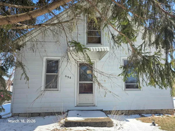 $59,900 | 694 Montgomery Avenue, East Dubuque, IL 61025