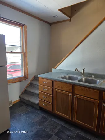 $59,900 | 694 Montgomery Avenue, East Dubuque, IL 61025