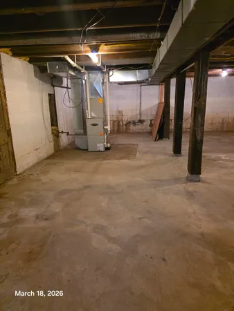 $59,900 | 694 Montgomery Avenue, East Dubuque, IL 61025