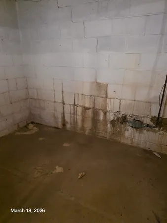 $59,900 | 694 Montgomery Avenue, East Dubuque, IL 61025