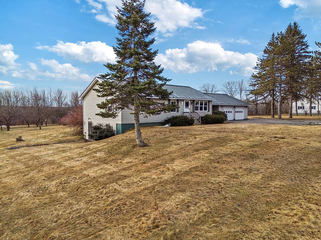 372 Belgrade Road Oakland, ME 04963 - Photo 4 of 43 4 Side