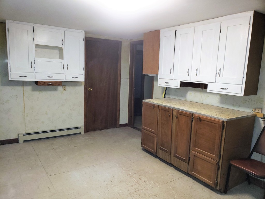 136 Holtshire Road Orange, MA 01364 - Photo 4 of 22 Gallery Image 4