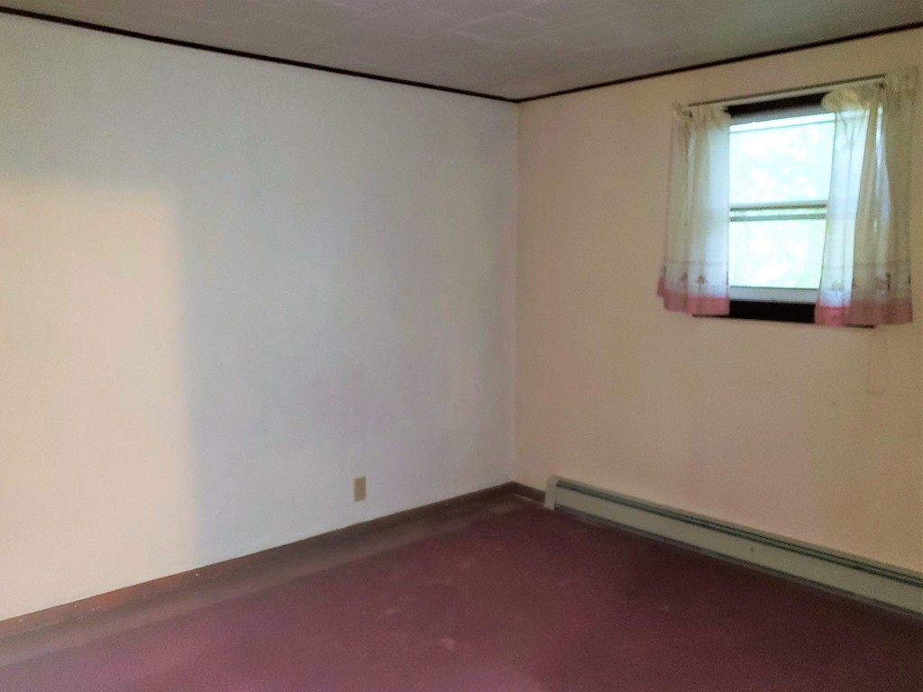 136 Holtshire Road Orange, MA 01364 - Photo 6 of 22 Gallery Image 6