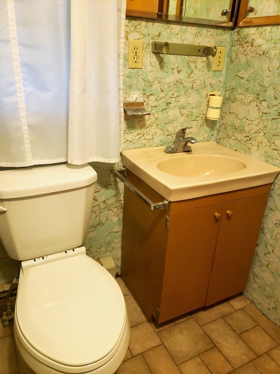 136 Holtshire Road Orange, MA 01364 - Photo 8 of 22 Gallery Image 8
