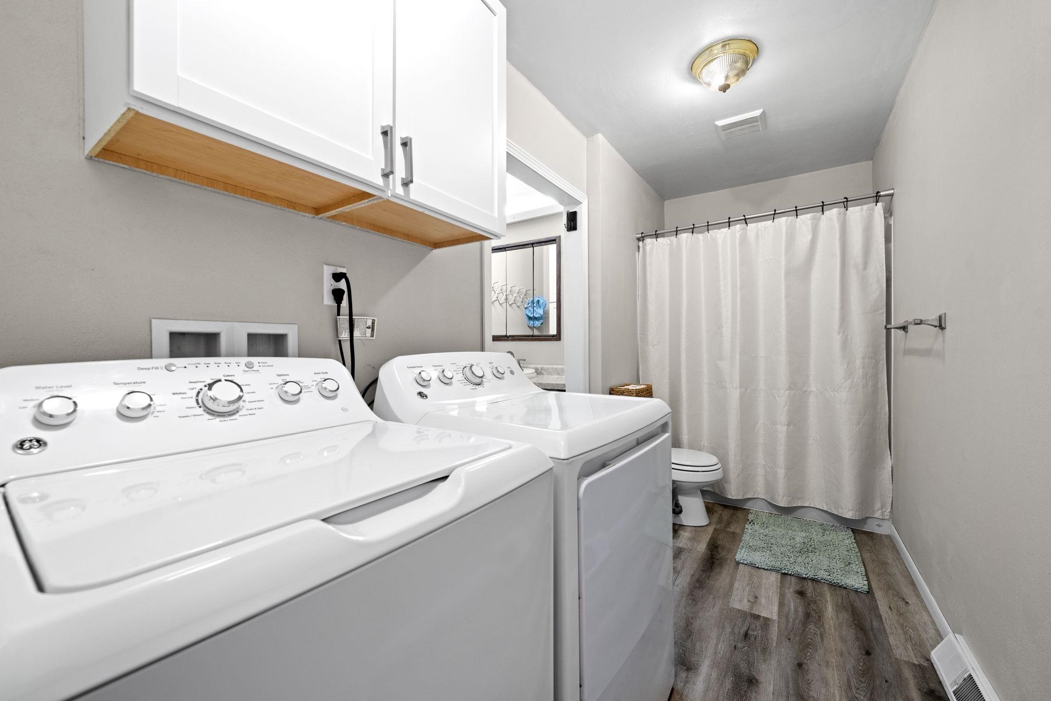 601 West 1st Street Mount Morris, IL 61054 - Photo 23 of 28 a utility room with dryer and washer