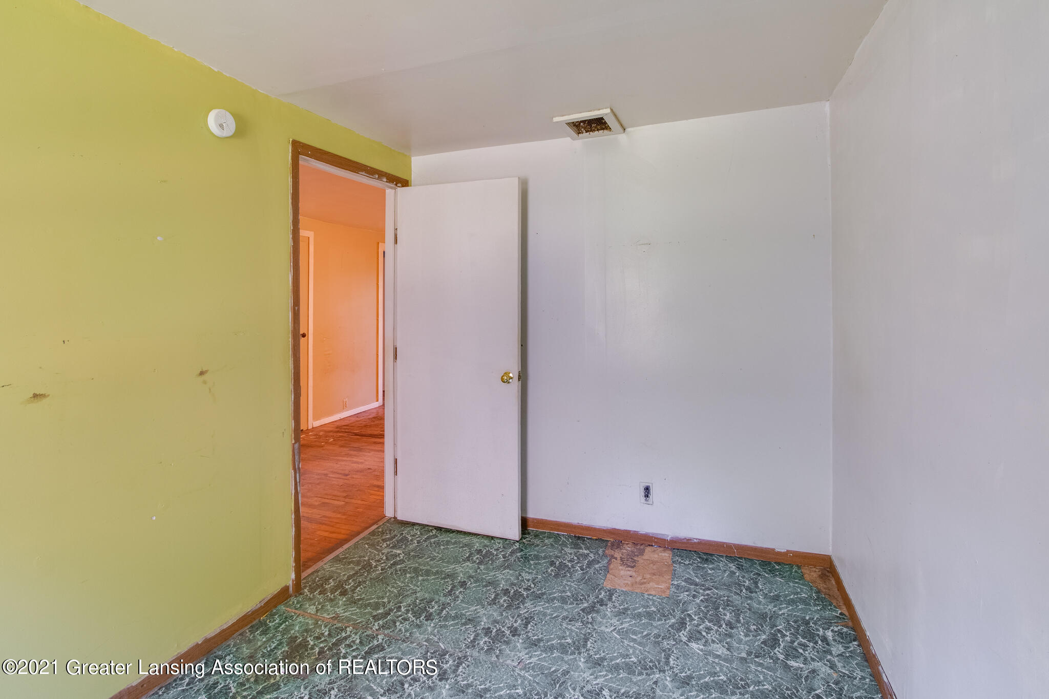 2116 Ives Road Leslie, MI 49251 - Photo 25 of 39 2116_Ives_CASSIE-31
