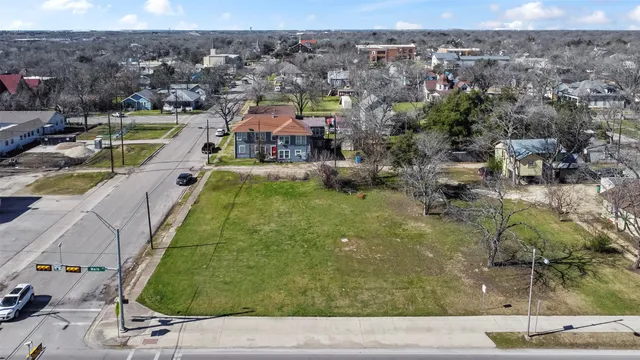 $550,000 | 703 North Main Street, Taylor, TX 76574