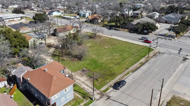 $550,000 | 703 North Main Street, Taylor, TX 76574