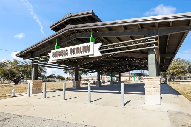 $550,000 | 703 North Main Street, Taylor, TX 76574